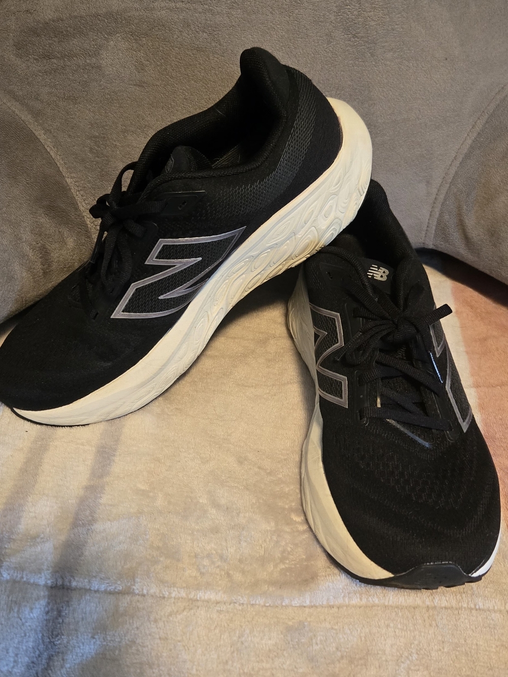 New Balance Women's Black Running Shoes - Lightweight Cushioning
